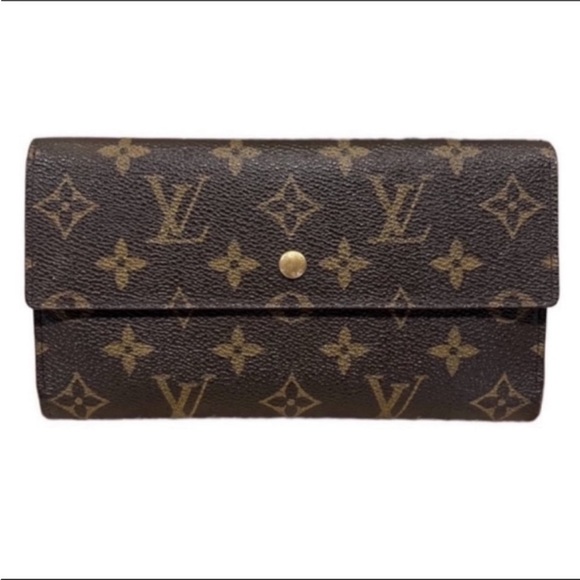Louis Vuitton Handbags - GOOD CONDITION! Authentic Louis Vuitton Monogram Sarah Wallet